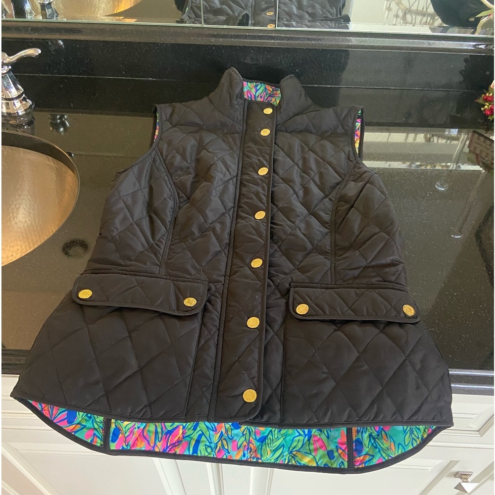 Women’s size small Lilly Pulitzer black vest